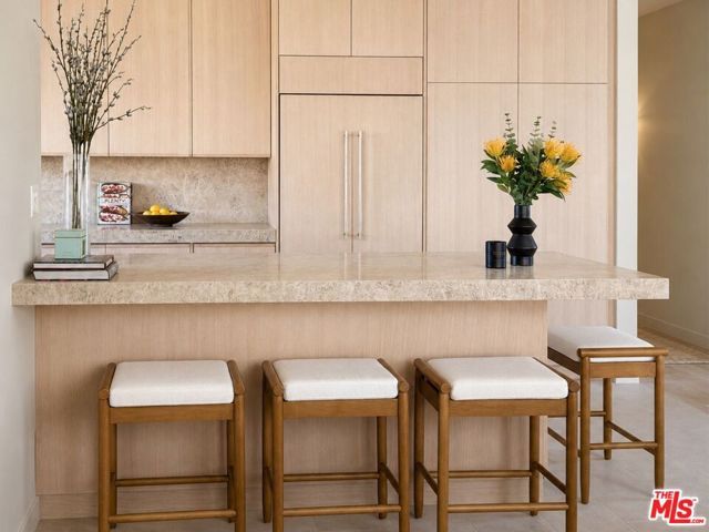 126 N Croft Avenue 302, Los Angeles, CA 90048