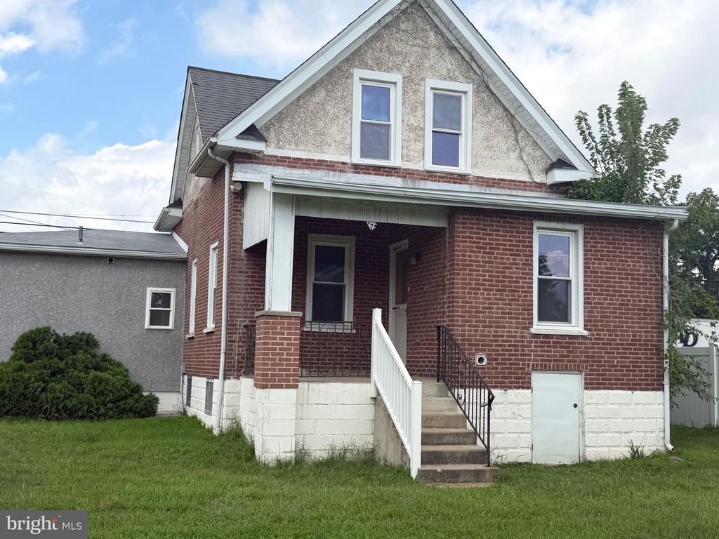 207 S GOVERNOR PRINTZ BLVD, ESSINGTON, PA 19029 — photo 2