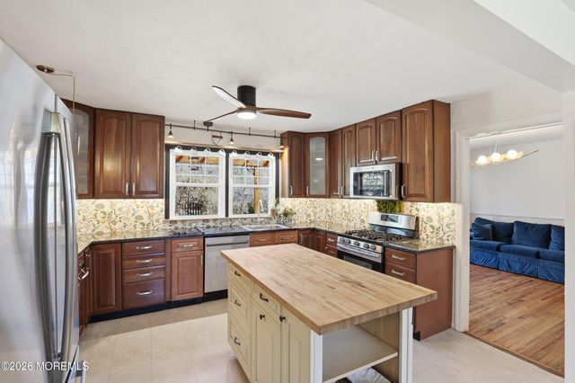 523 S Cooks Bridge Road, Jackson, NJ 08527