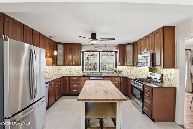 523 S Cooks Bridge Road, Jackson, NJ 08527