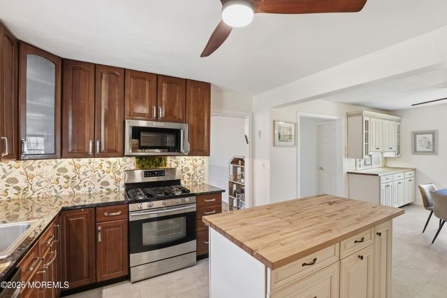 523 S Cooks Bridge Road, Jackson, NJ 08527