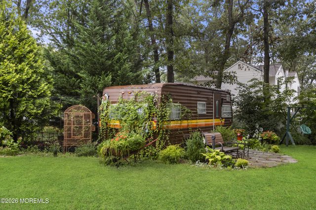 523 S Cooks Bridge Road, Jackson, NJ 08527