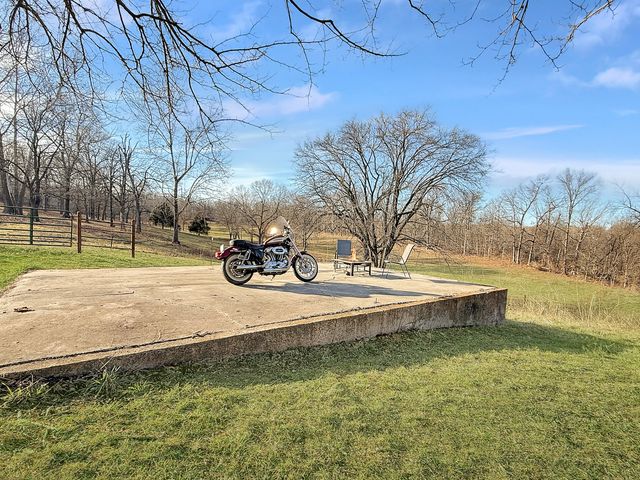 1486 County Road 357, Thayer, MO 65791