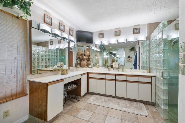 11240 SW 1st Street, Coral Springs, FL 33071