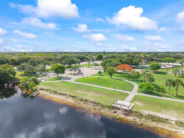 11240 SW 1st Street, Coral Springs, FL 33071