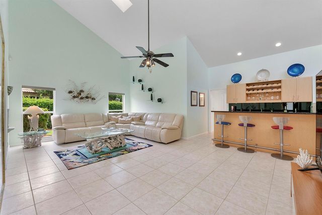 11240 SW 1st Street, Coral Springs, FL 33071