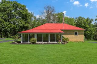 105 Eakin Dr, Brighton Twp, PA 15009