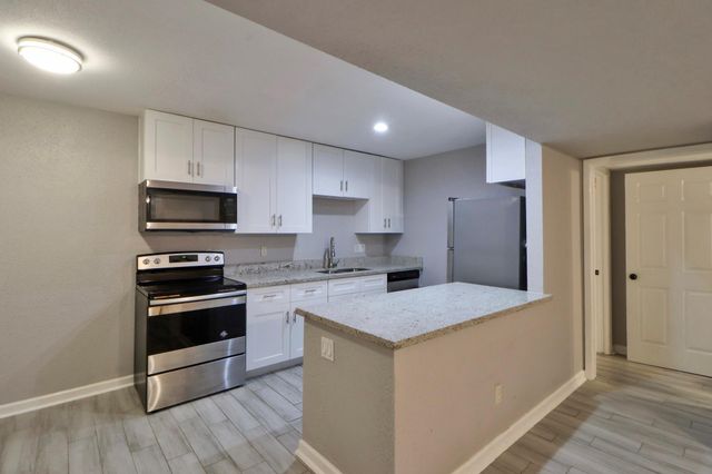 5929 Queensloch Drive 235, Houston, TX 77096