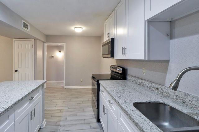 5929 Queensloch Drive 235, Houston, TX 77096