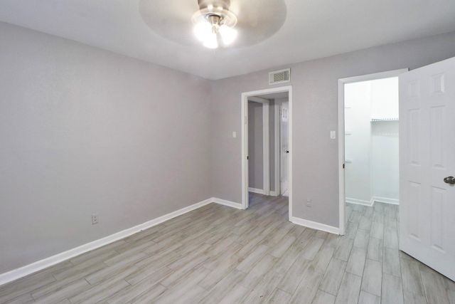 5929 Queensloch Drive 235, Houston, TX 77096