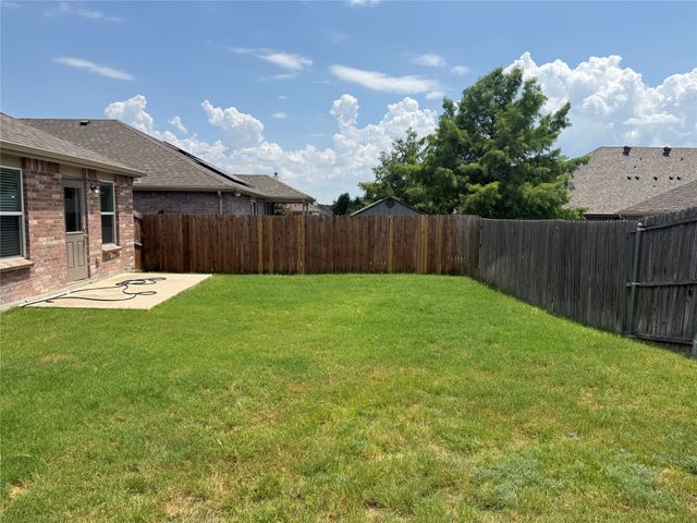 1804 Gayla Creek Drive, Little Elm, TX 75068
