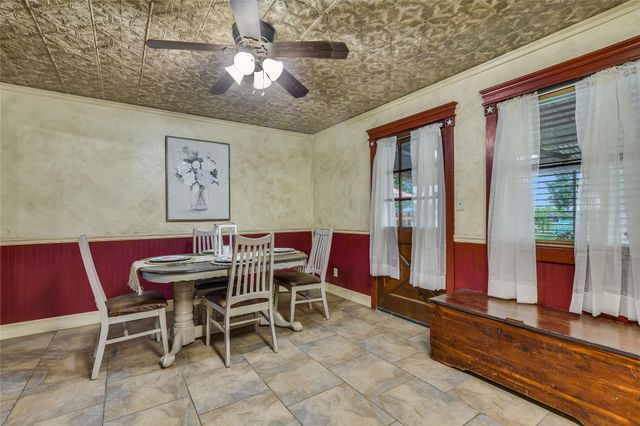2421 Post Oak RD, Webberville, TX 78653