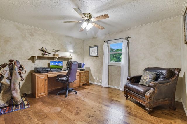 2421 Post Oak RD, Webberville, TX 78653