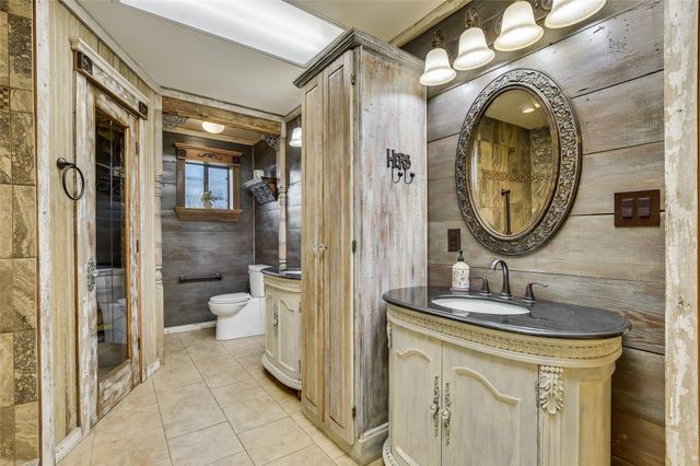 2421 Post Oak RD, Webberville, TX 78653