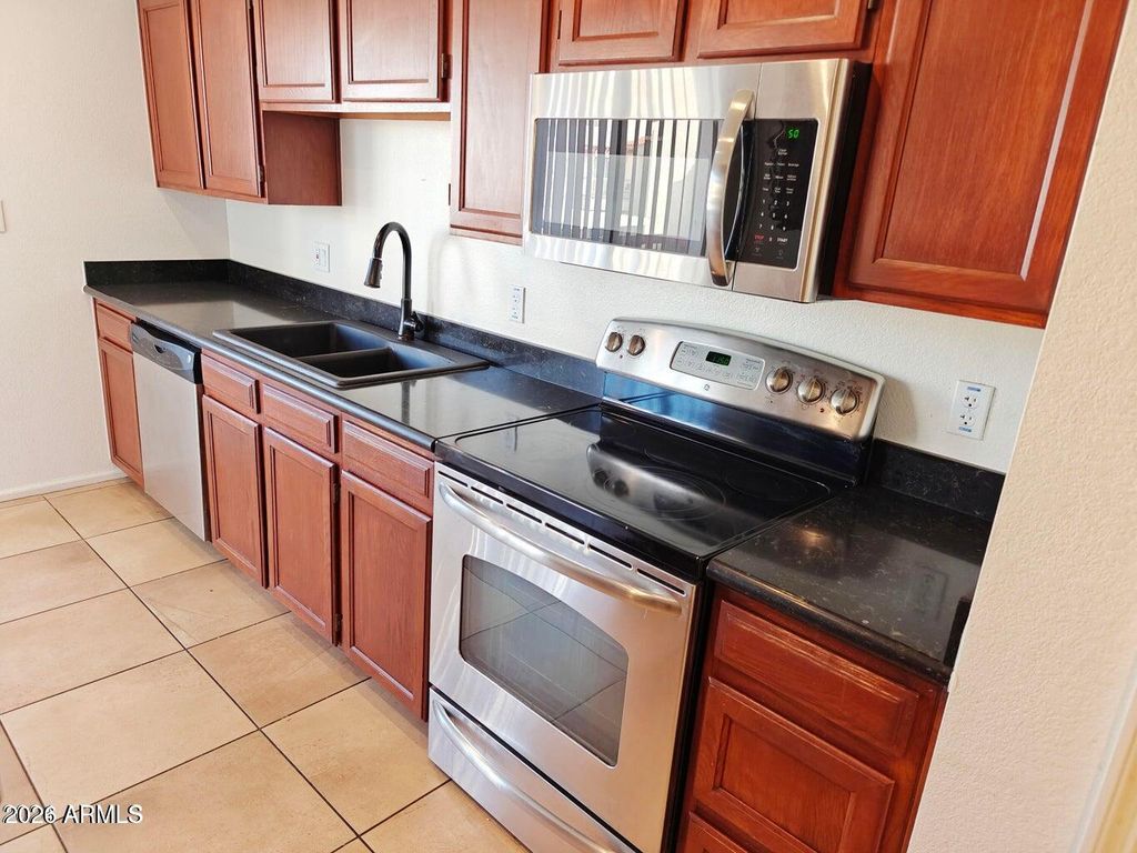 9275 E MISSION Lane 211, Scottsdale, AZ 85258