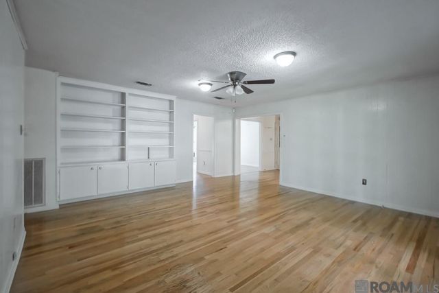 5241 Timber Cove St, Baton Rouge, LA 70808