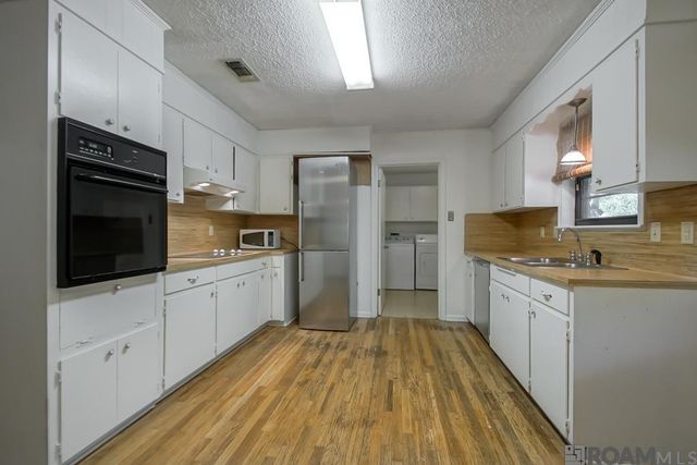 5241 Timber Cove St, Baton Rouge, LA 70808