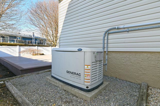 534 Hyman Avenue, West Islip, NY 11795