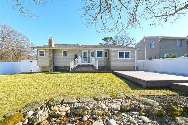 534 Hyman Avenue, West Islip, NY 11795