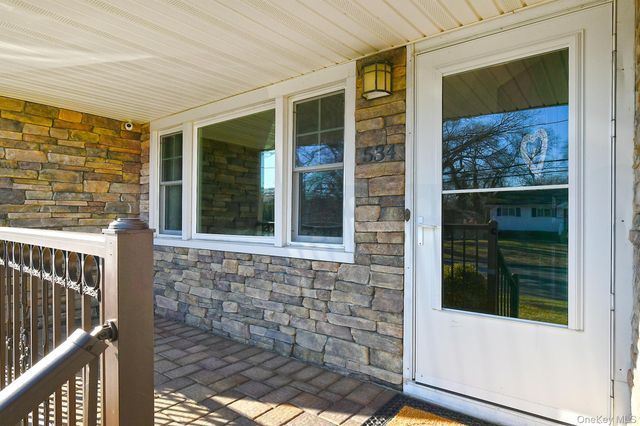 534 Hyman Avenue, West Islip, NY 11795