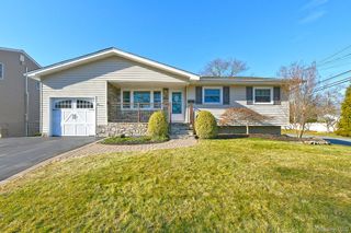 534 Hyman Avenue, West Islip, NY 11795