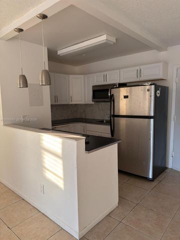 9108 SW 137th Ter 16-3, Miami, FL 33176