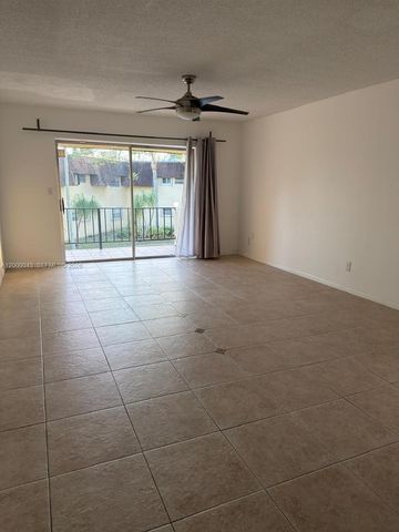 9108 SW 137th Ter 16-3, Miami, FL 33176