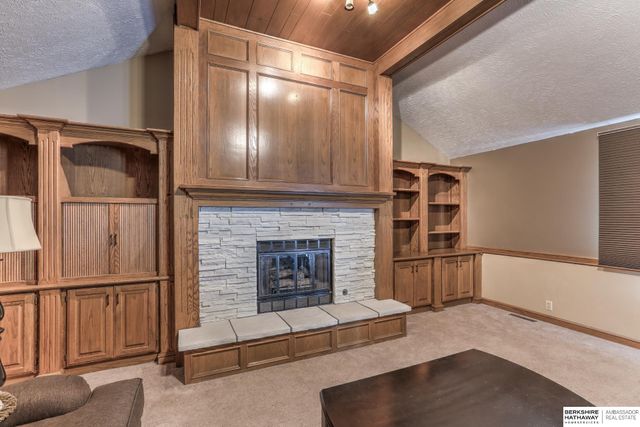 15041 Patterson Circle, Omaha, NE 68137