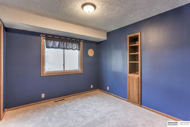 15041 Patterson Circle, Omaha, NE 68137