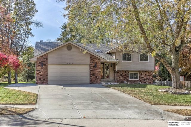 15041 Patterson Circle, Omaha, NE 68137