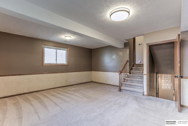 15041 Patterson Circle, Omaha, NE 68137