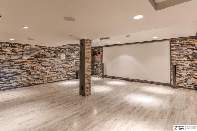 15041 Patterson Circle, Omaha, NE 68137