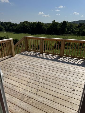 476 Buckeye Road, Cumberland City, TN 37050