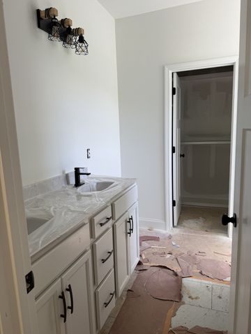 476 Buckeye Road, Cumberland City, TN 37050