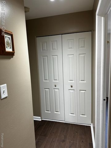 780 E Fox Hills Drive, Bloomfield Hills, MI 48304