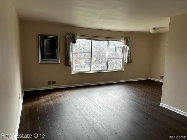 780 E Fox Hills Drive, Bloomfield Hills, MI 48304