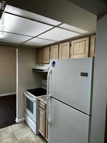 780 E Fox Hills Drive, Bloomfield Hills, MI 48304