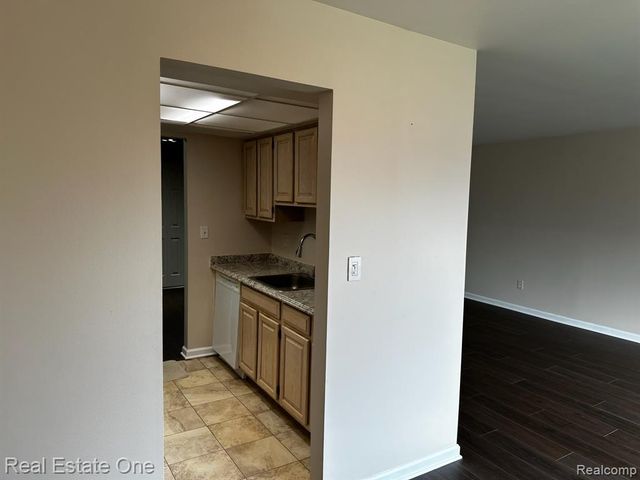 780 E Fox Hills Drive, Bloomfield Hills, MI 48304