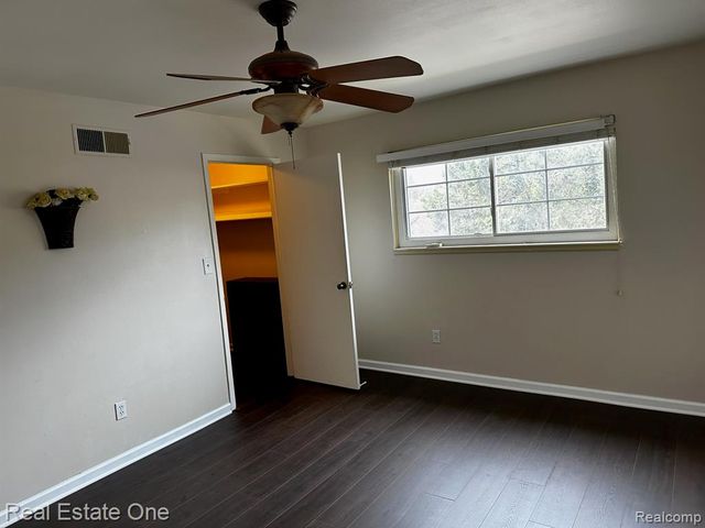 780 E Fox Hills Drive, Bloomfield Hills, MI 48304