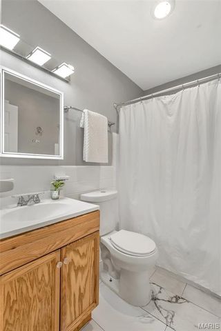 8 Jendale Court, St Louis, MO 63136