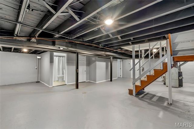 8 Jendale Court, St Louis, MO 63136