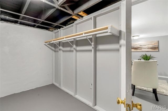 8 Jendale Court, St Louis, MO 63136