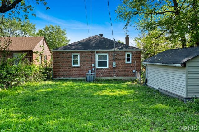 8 Jendale Court, St Louis, MO 63136