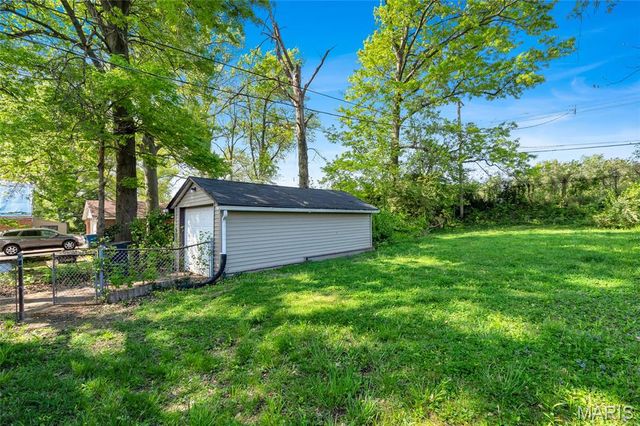 8 Jendale Court, St Louis, MO 63136