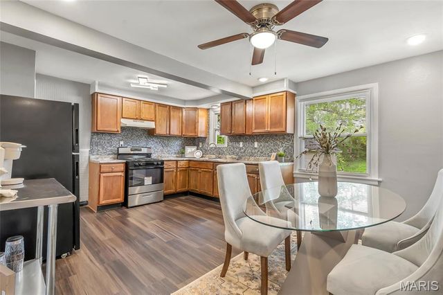 8 Jendale Court, St Louis, MO 63136