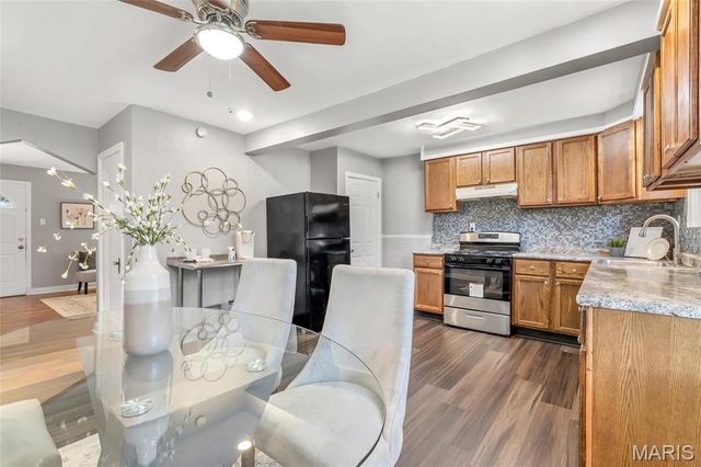 8 Jendale Court, St Louis, MO 63136