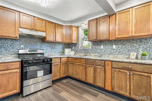 8 Jendale Court, St Louis, MO 63136