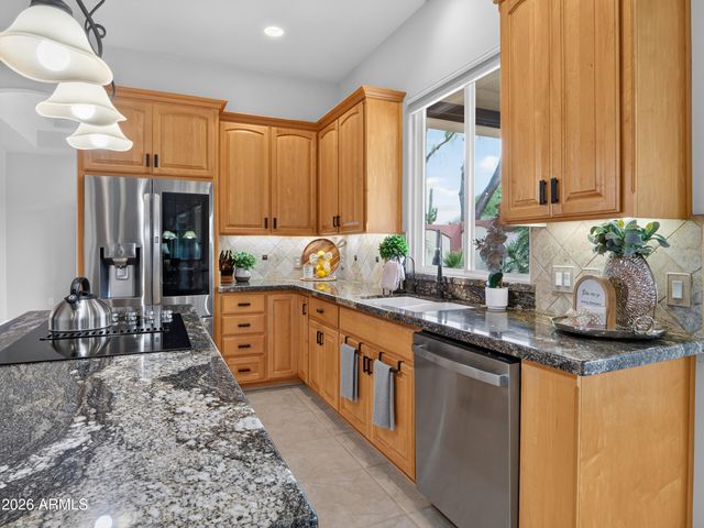 751 W AZALEA Drive, Chandler, AZ 85248