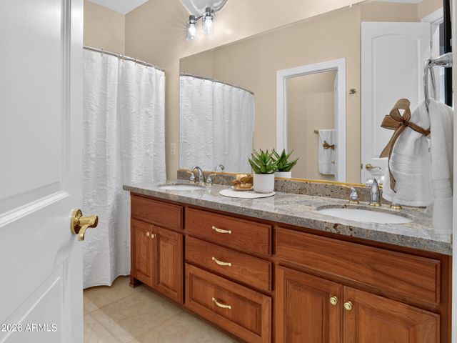751 W AZALEA Drive, Chandler, AZ 85248