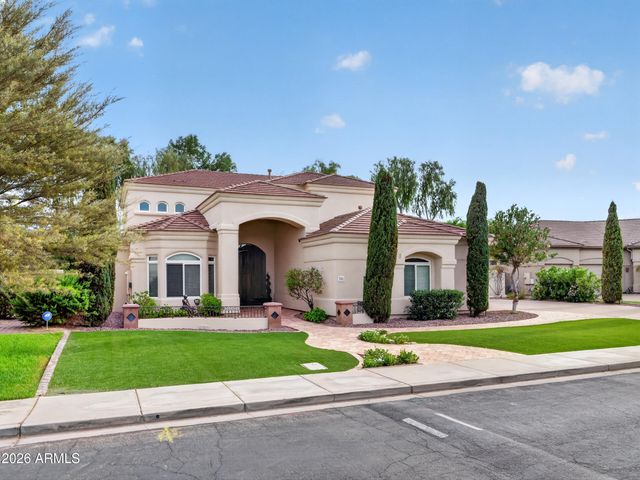 751 W AZALEA Drive, Chandler, AZ 85248